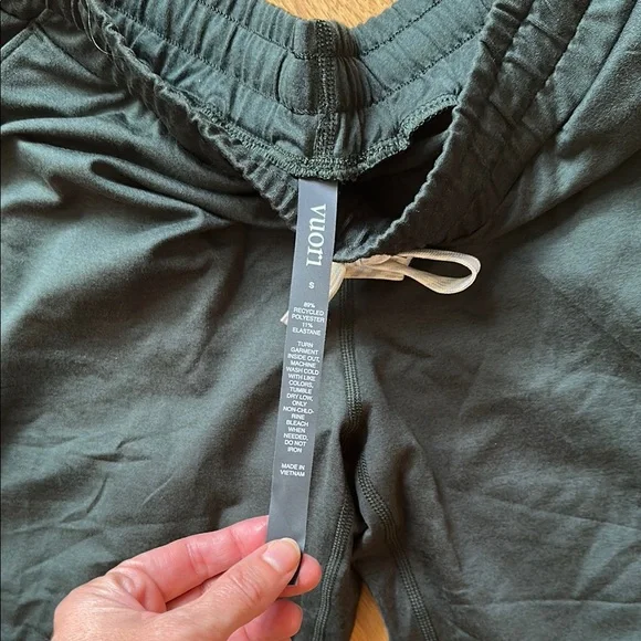 NWT Vuori performance Jogger- Aspen Heather - Picture 2 of 4